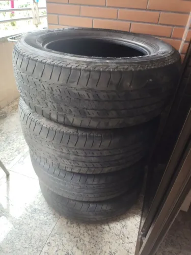 Pneus Bridgestone - Seminovos - 265-60/R18