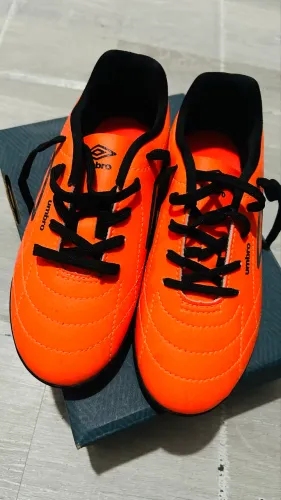 CHUTEIRA NOVA NUNCA USADA UMBRO