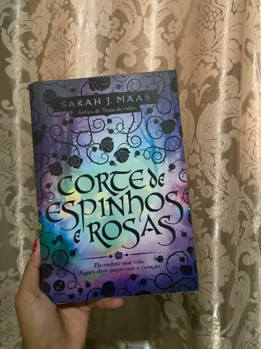 Cortes de espinhos e rosas- Edição antiga 
