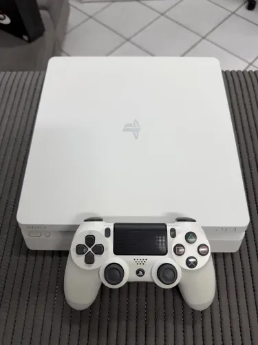 Ps4 slim de 500 gb + Gta v no hd