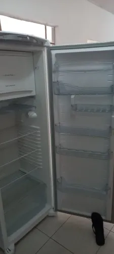 VENDO GELADEIRA EM MARINGA