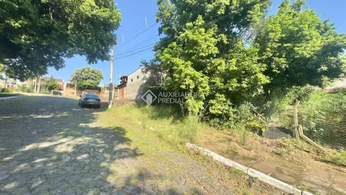 Terreno acima do nível da rua no Bairro Rincão em Novo Hamburgo