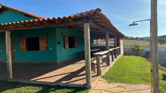 Linda casa rústica a 2 km de Entre Rios Mg