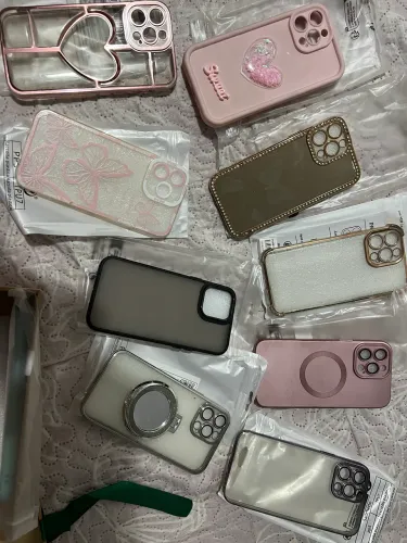 Vendo capa de iPhone 13 Pro Max semi nova.