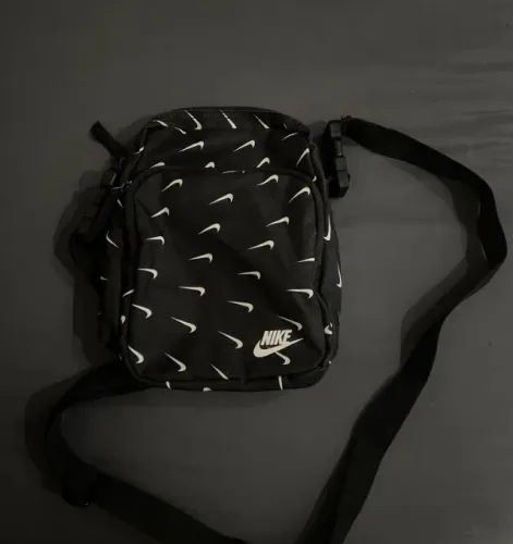 Bolsa Nike Heritage Preta