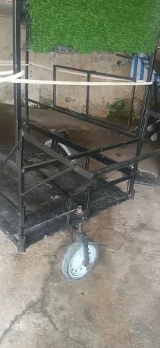 Carrinho estilo barraca adaptando serve como reboque 1,30 de altura por 84 de largura