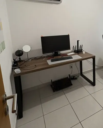 Mesa de Escritório 1,5m x 70cm