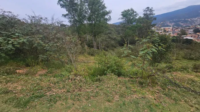 Excelente lote em Sabará 