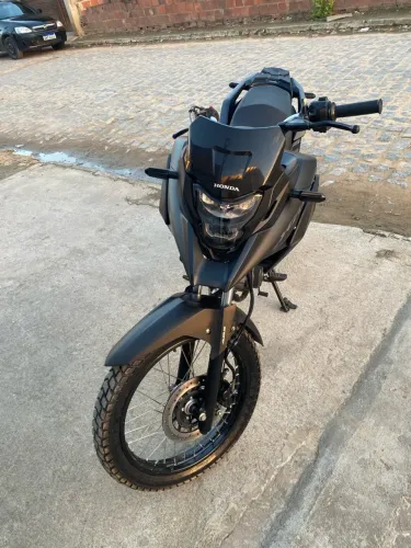 Moto zera 2026, toda revisada, emplacamento só ano que vem.