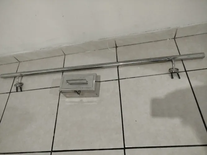 Caixa inox, e um passa mão