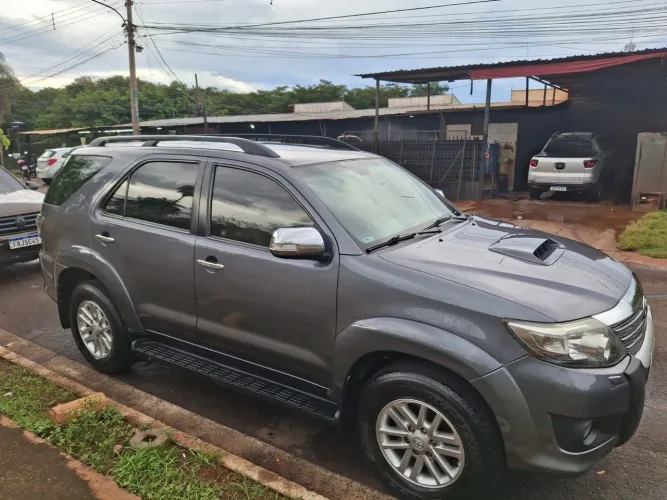 Toyota Hilux SW4 SRV D4-d 4X4 3.0 TDI Dies. AUT 2012