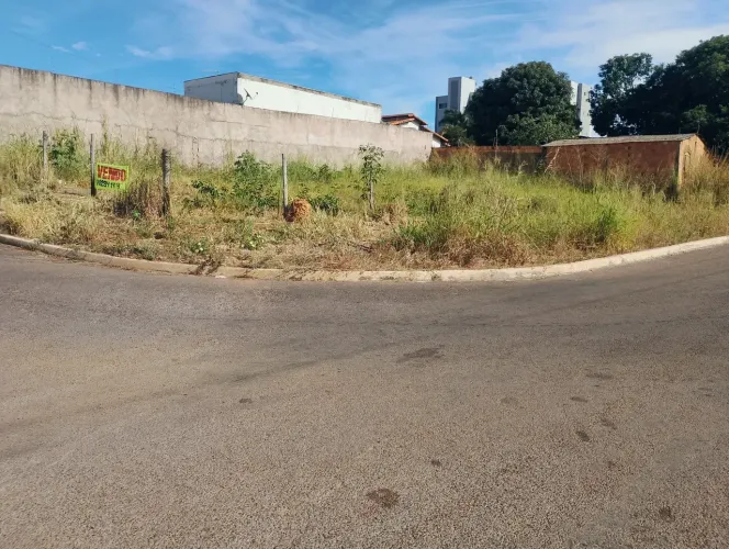 Lote de 467m² Esquina Escriturado no asfalto Na Prmcipal no Setor Maravlha Em Luziania