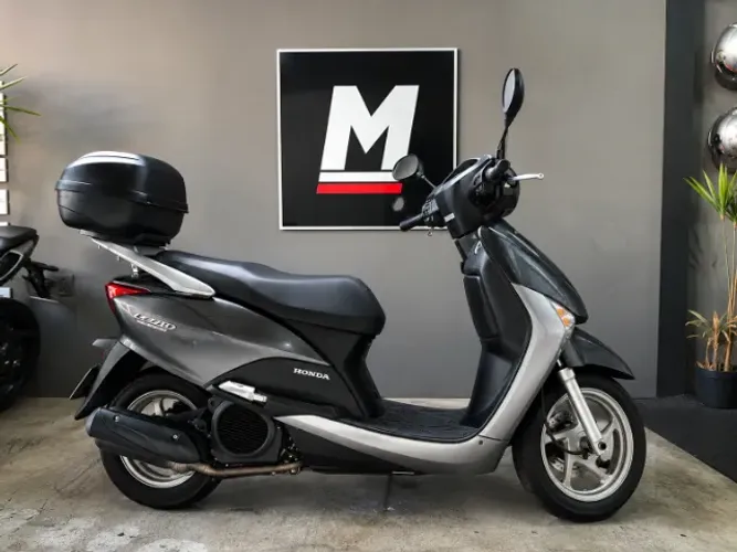 HONDA LEAD 110 2010 30.000km - Único dono - Baixa km - Revisões em concessionária