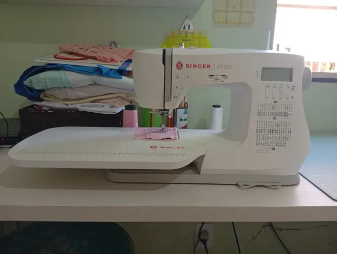Máquina de Costura Eletrônica Singer C7255 Bivolt - [Excelente Estado / Pouco Uso]