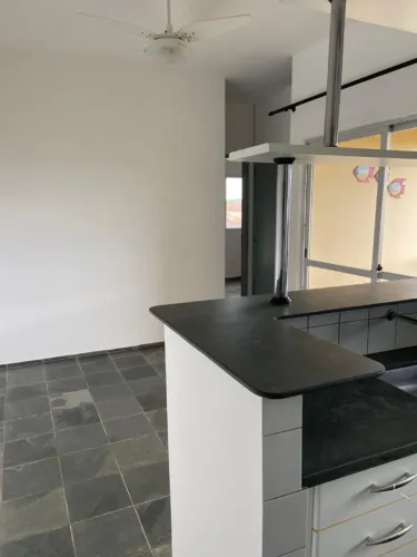 APARTAMENTO NA PRAIA COM 02 QUARTOS - CONDOMÍNIO COM LAZER COMPLETO E PISCINAS