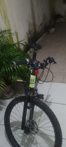 Bicicleta aro 26 ( semi nova )