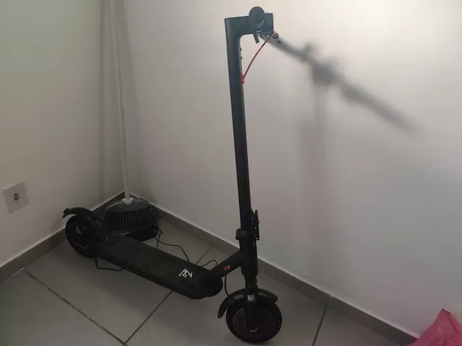 Vende-se um patinete elétrico 