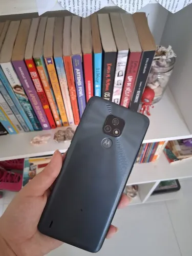 Vendo celular moto g7 para retirada de peças 