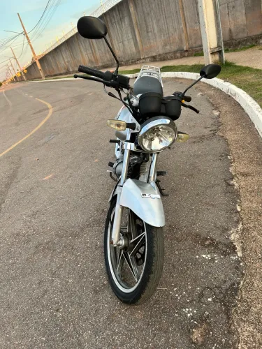 MOTO SUZUKI YES 125