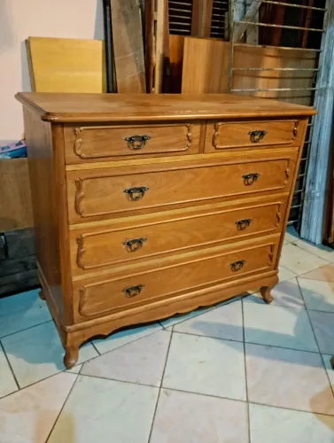 Cômoda antiga madeira