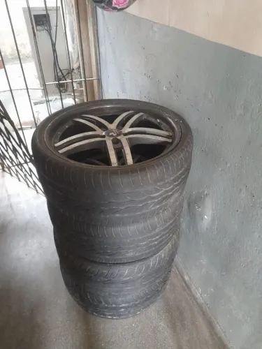 Vendo esse jogo de rodas aro 19 5 furos por 100