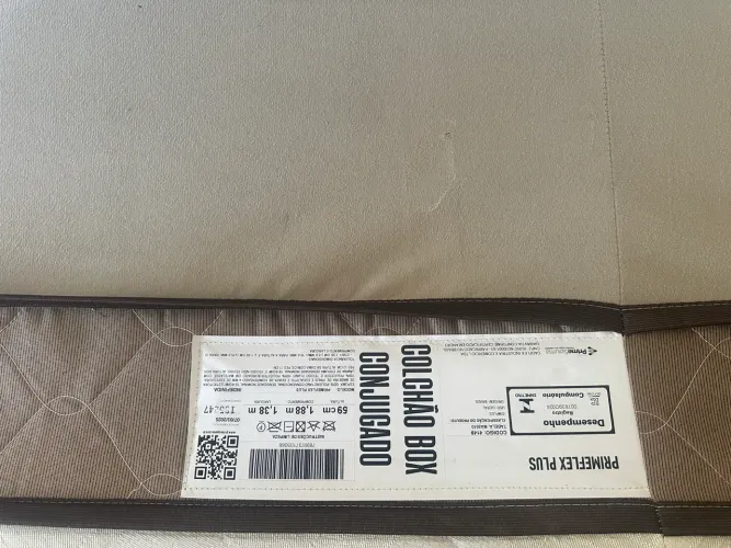 Cama de casal semi nova