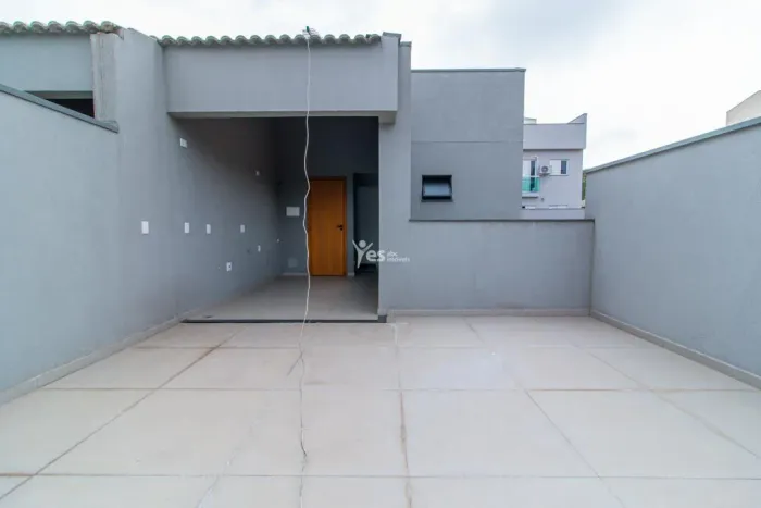 Cobertura nova com elevador localizada Parque Erasmo Assunção em Santo André. REF: 17592