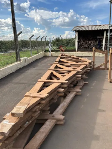 Vende-se Madeiras
