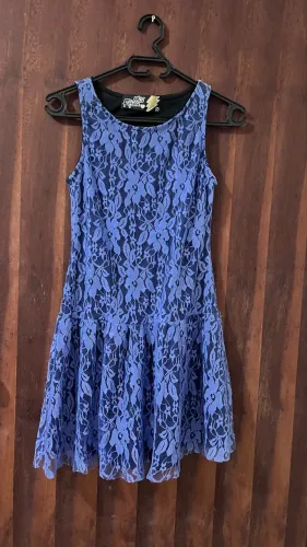 Vestido Juvenil azul em renda - tam 14 anos