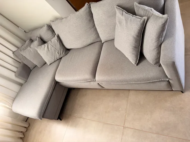 Sofá com chaise linho cinza