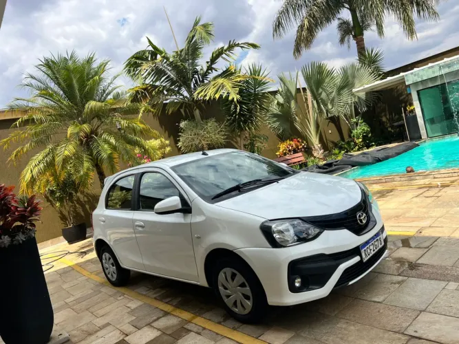 Toyota Etios X 1.3 Flex 16V 5P Aut. 2021