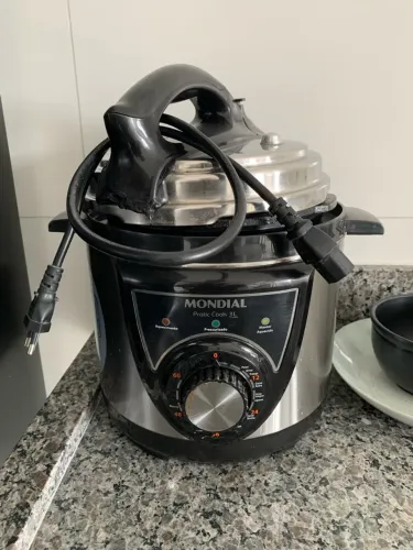 Panela de pressão elétrica