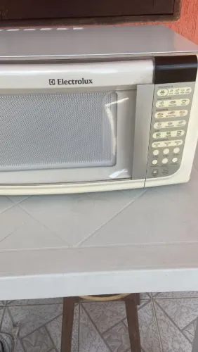Vendo esse micro-ondas super novo