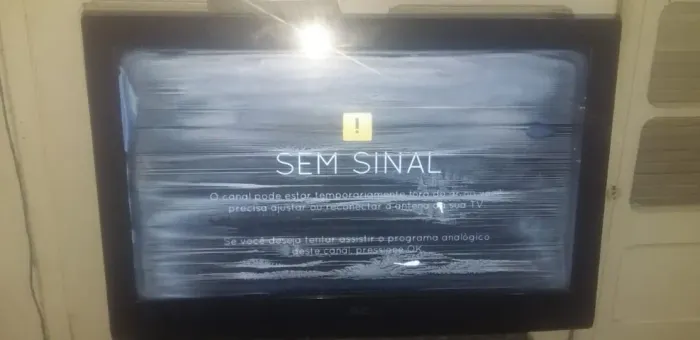 TV AOC 26 Polegadas funcionando porem com a pelicula ruim, tem que trocar