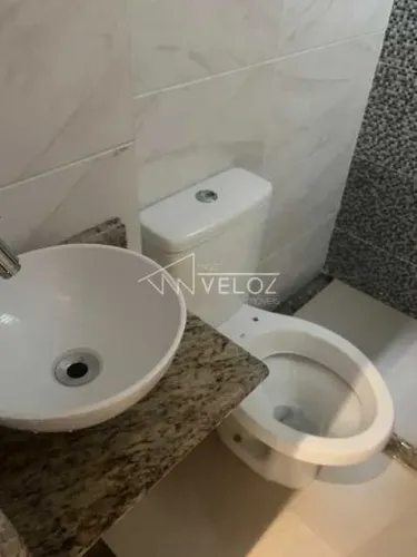 Kitnet/Conjugado - / Residencial / Glória