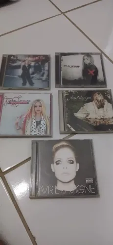 Avril Lavigne LET GO, UNDER MY SKIN, TBDT, GOODBYE LULLABY, QUINTO ÁLBUM DELA