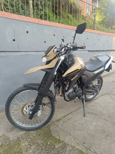 Vendo ou troco, parcelo moto muito nova !!!