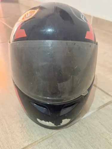Vende-se Capacete