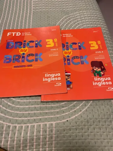 Livro usado Brick By Brick: 3 ano  FTD