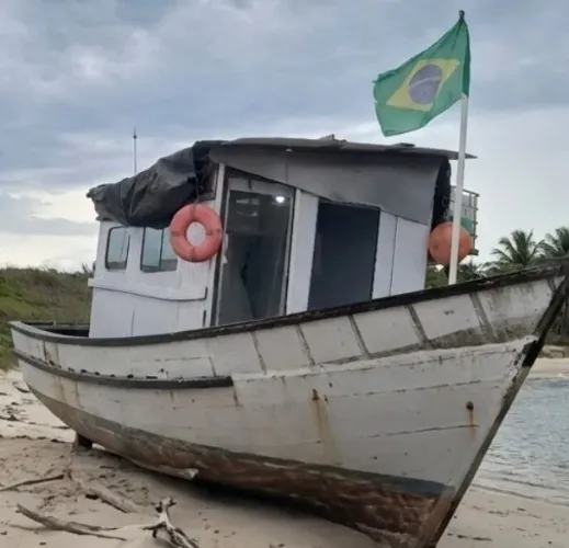 Barco casa flutuante