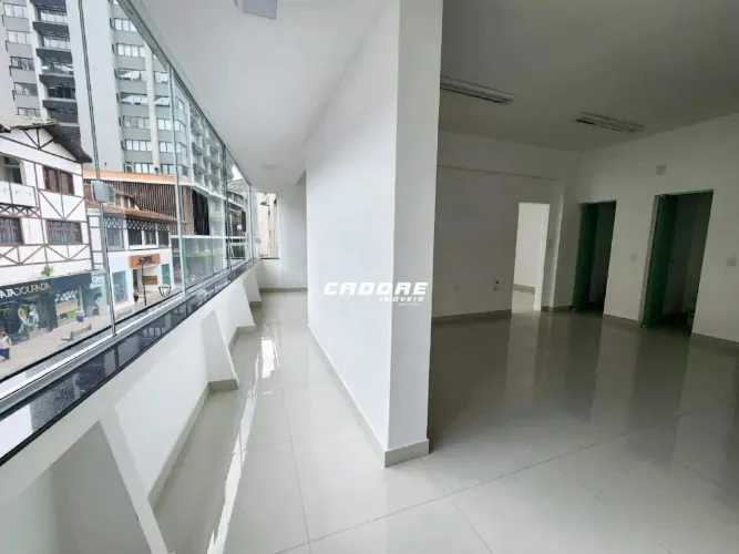 Sala Comercial no centro de BLUMENAU | Cadore Imóveis