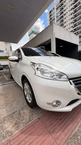 Peugeot 208 Allure 1.5 Flex 8V 5P 2016