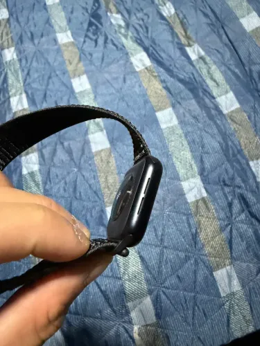 Apple Watch SE 3 GPS, Caixa em alumínio meia?noite de 40 mm com Bracelete desportiva