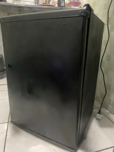 Frigobar 220v vai com transformador de volts gelando muitoo