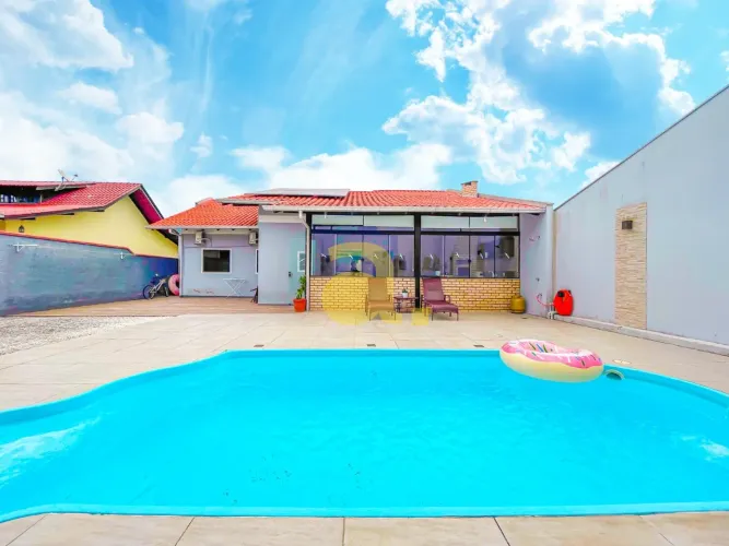 Casa com piscina para locação | Passo Manso, Blumenau