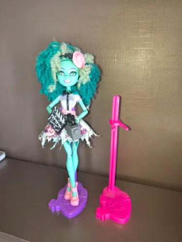 Boneca Monsters high Honey Swamp