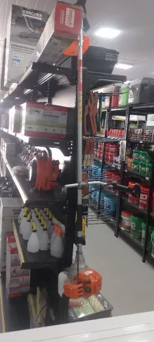 Roçadeira a gasolina Intech