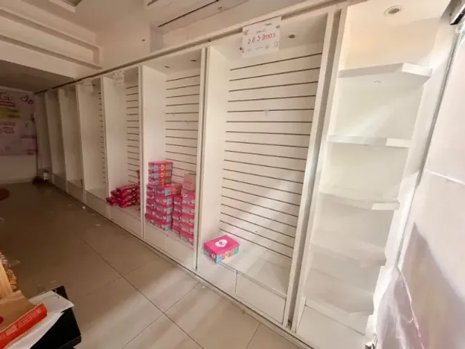 Vendo ou troco: moveis em mdf para loja