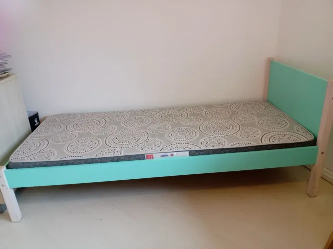 Cama infantil Tok stok+ colchão , cor natural/menta
