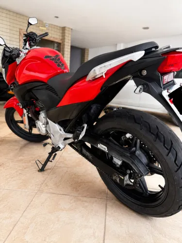HONDA CB 300R 2012 - MUITO CONSERVADA!